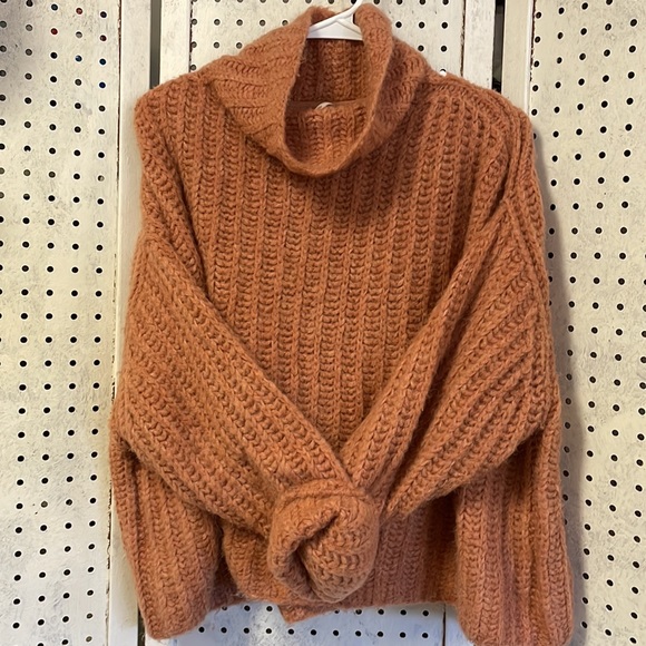 Free People sweater - Picture 1 of 8